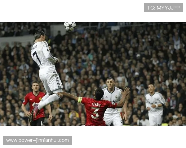 足球巨星跨界篮球赛场演绎力量与技巧的激情碰撞盛宴